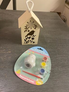 Wooden Decor & Ceramic Chicken